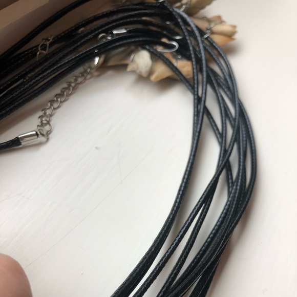 NEW  Shark Tooth Leather Choker/Necklace - Picture 8 of 8